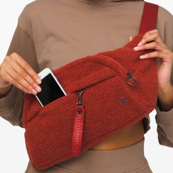 Lululemon On the Beat Belt Bag Sherpa Fanny Pack - Picture 2 of 11